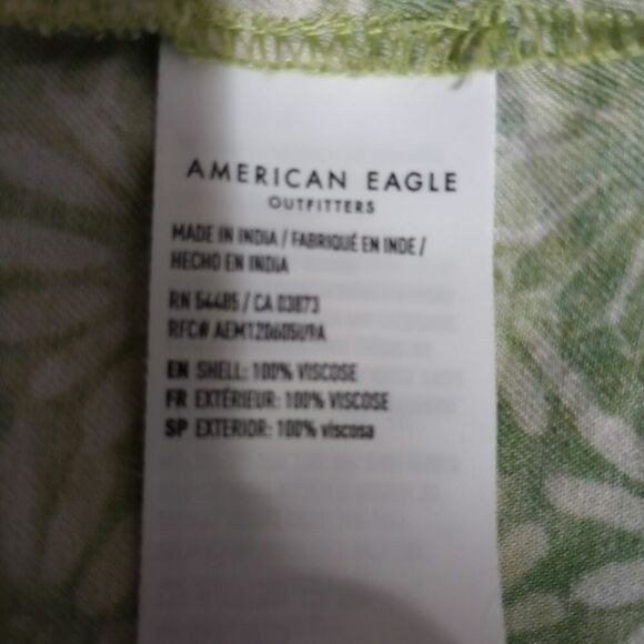 American Eagle Shirt Ladies Medium Green Floral‎ Sleeveless - Picture 7 of 8